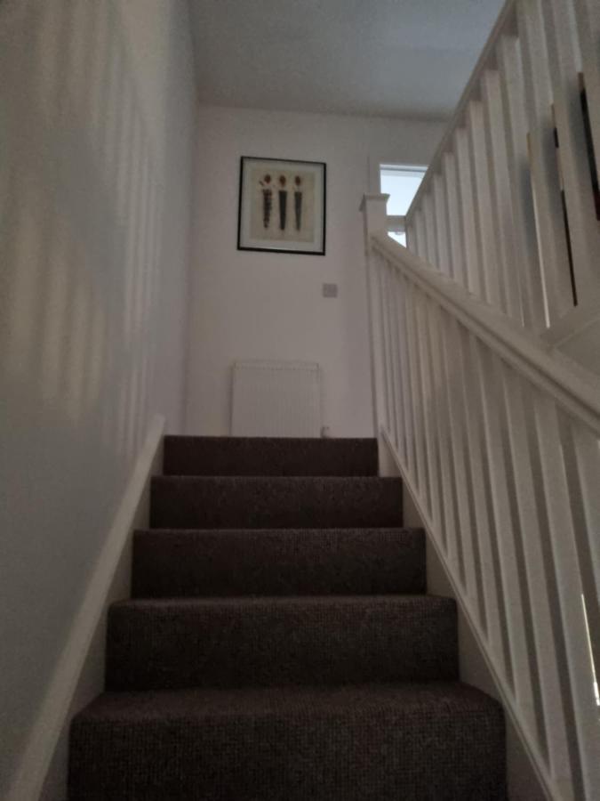 Modern 3 Bedroom Semi Detached Home 리머배디 외부 사진