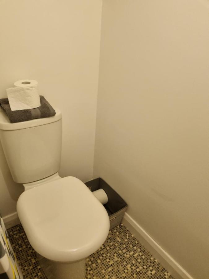 Modern 3 Bedroom Semi Detached Home 리머배디 외부 사진