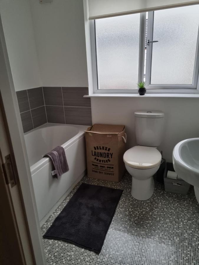 Modern 3 Bedroom Semi Detached Home 리머배디 외부 사진